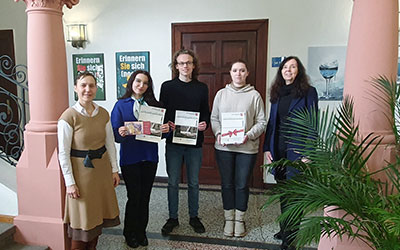 Gutscheinübergabe an die BBI-Akademie – Eine Anerkennung kommt selten allein